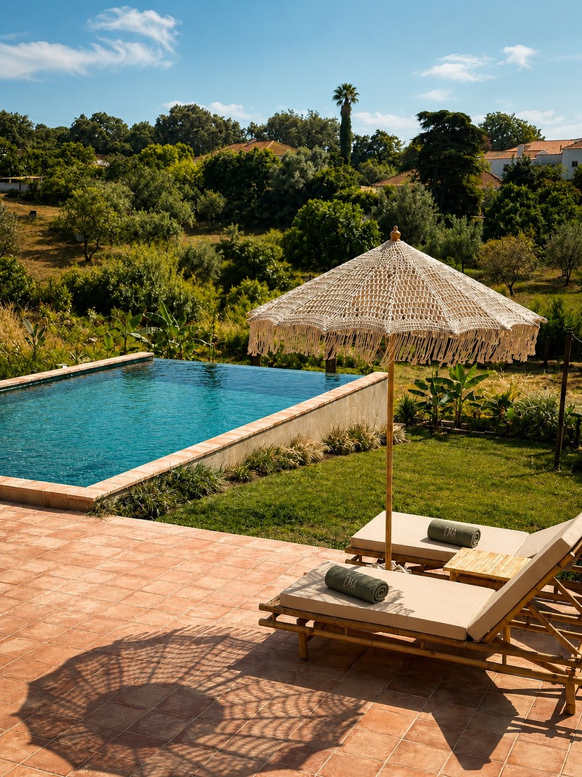 EMA Escape infinity pool