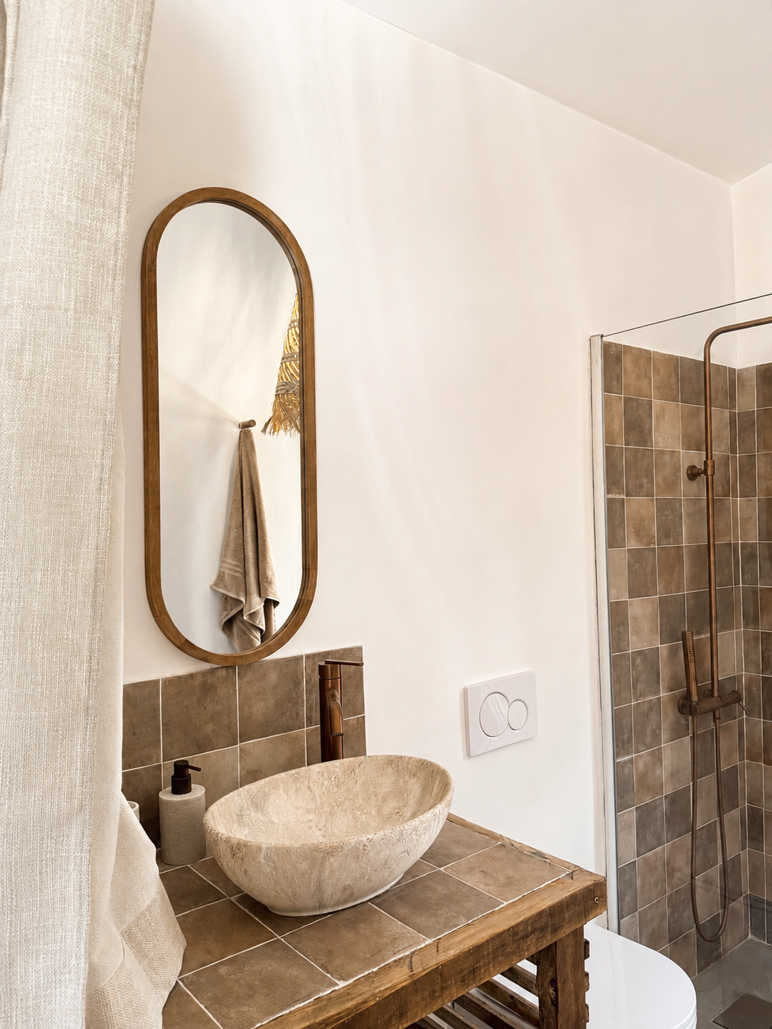 Rosewood Cabin freestanding bath